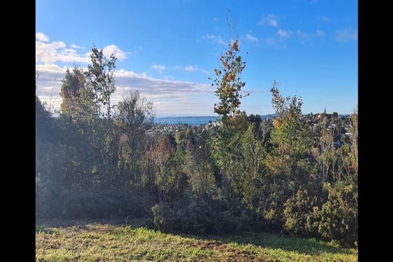 Photo of property in 9/254 Glenvar Road, Torbay, Auckland, 0630