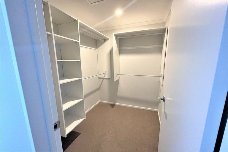 Photo of property in 15 Purei Lane, Massey, Auckland, 0614