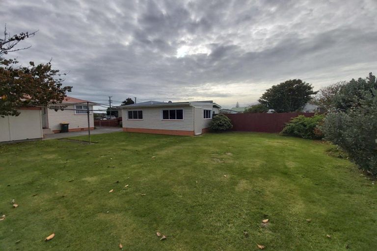 Photo of property in 6 Murray Avenue, Hawera, 4610