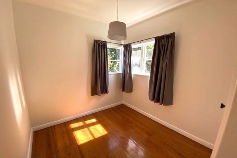 Photo of property in 90 Sunshine Avenue, Karori, Wellington, 6012