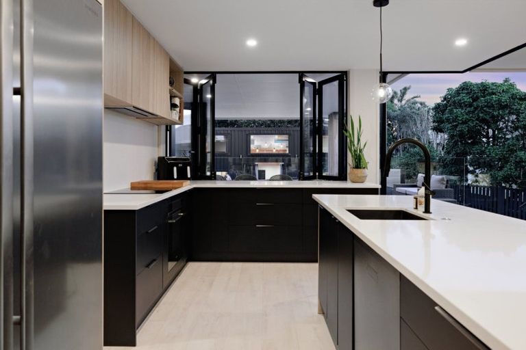 Photo of property in 18 Motiti Road, Papamoa Beach, Papamoa, 3118