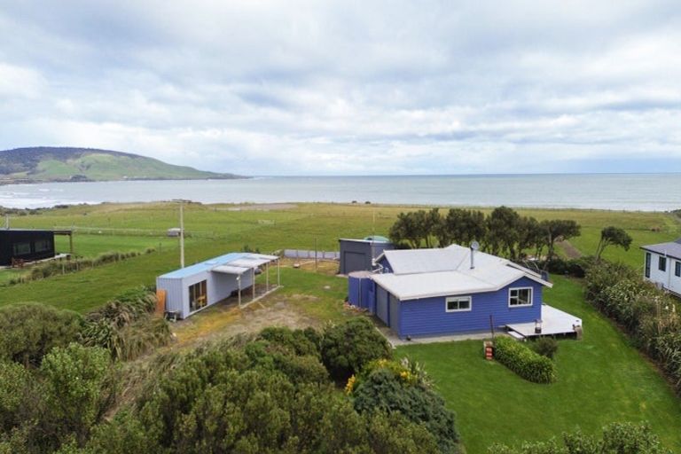 Photo of property in 15 Surrey Street, Orepuki, Riverton, 9881