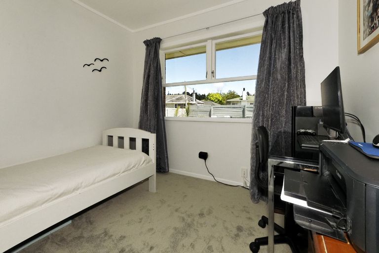 Photo of property in 45 Stottholm Road, Titirangi, Auckland, 0604