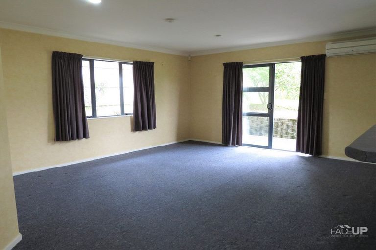 Photo of property in 26 Reybert Place, Massey, Auckland, 0614