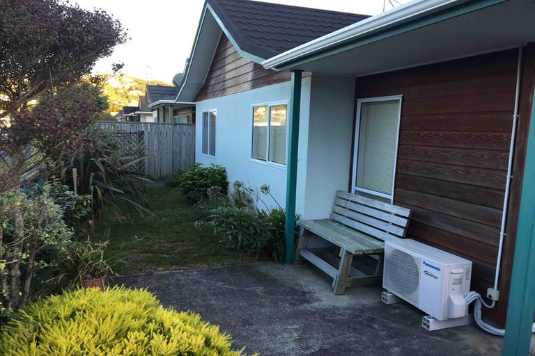 Photo of property in 1 Macalister Place, Miramar, Wellington, 6022