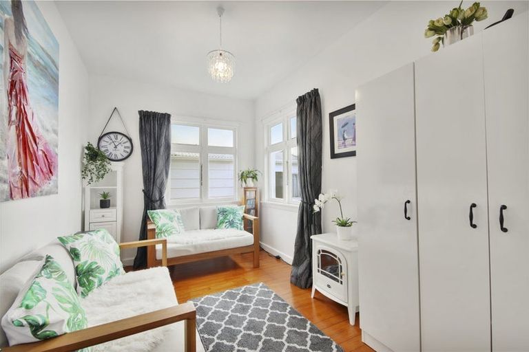 Photo of property in 102a West Belt, Rangiora, 7400