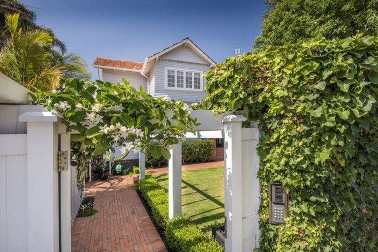 Photo of property in 1 Macky Avenue, Devonport, Auckland, 0624