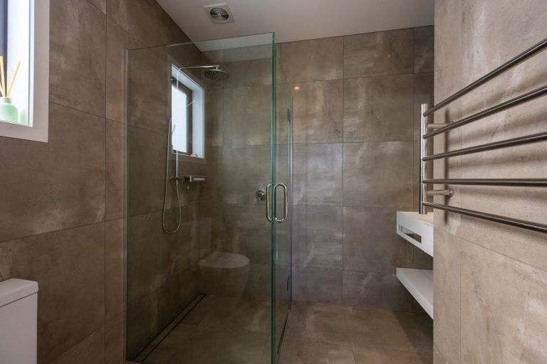 Photo of property in 2 Kotare Drive, Wanaka, 9305