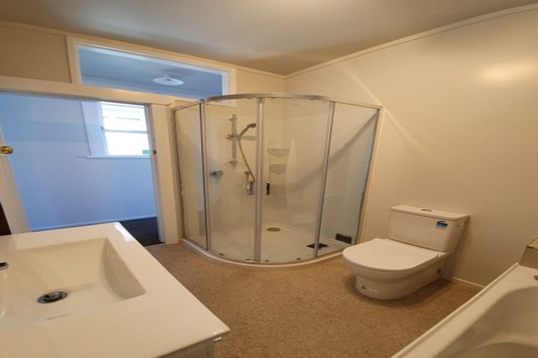 Photo of property in 13 Retter Street, Paparangi, Wellington, 6037