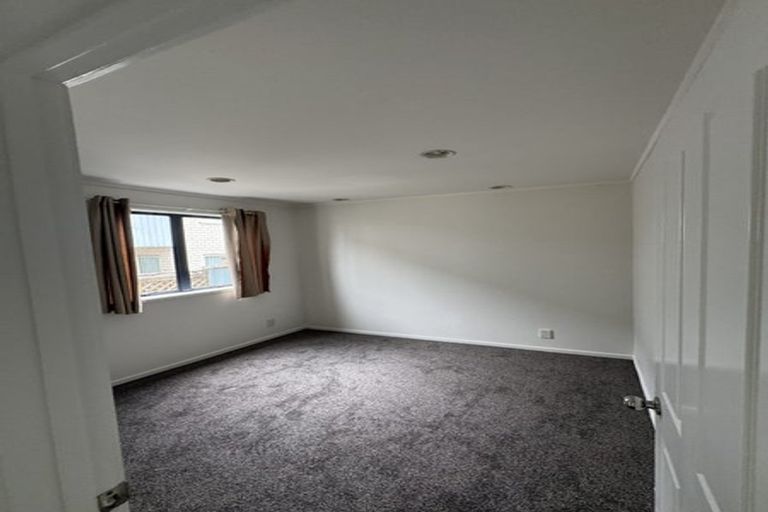 Photo of property in 1/127 Bucklands Beach Road, Bucklands Beach, Auckland, 2012