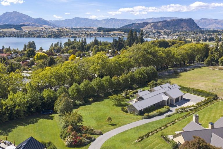 Photo of property in 9 Hollyhock Lane, Wanaka, 9305