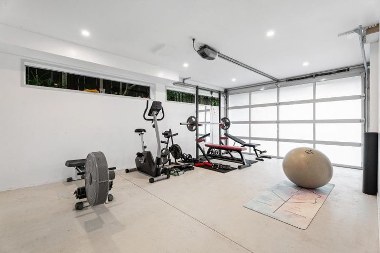 Photo of property in 50 Ngataringa Road, Devonport, Auckland, 0624