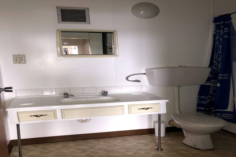 Photo of property in Hobson Court Flats, 38/70u Hobson Street, Thorndon, Wellington, 6011
