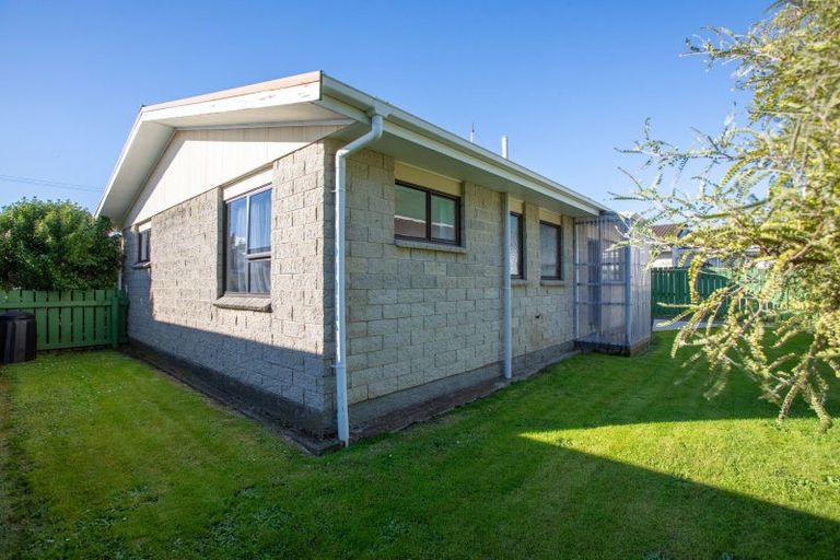 Photo of property in 28b Pollen Street, Woodville, 4920