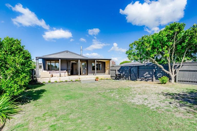 Photo of property in 36 Hollis Road, Paraparaumu Beach, Paraparaumu, 5032