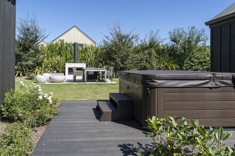 Photo of property in 37 Mcadam Drive, Jacks Point, Queenstown, 9371