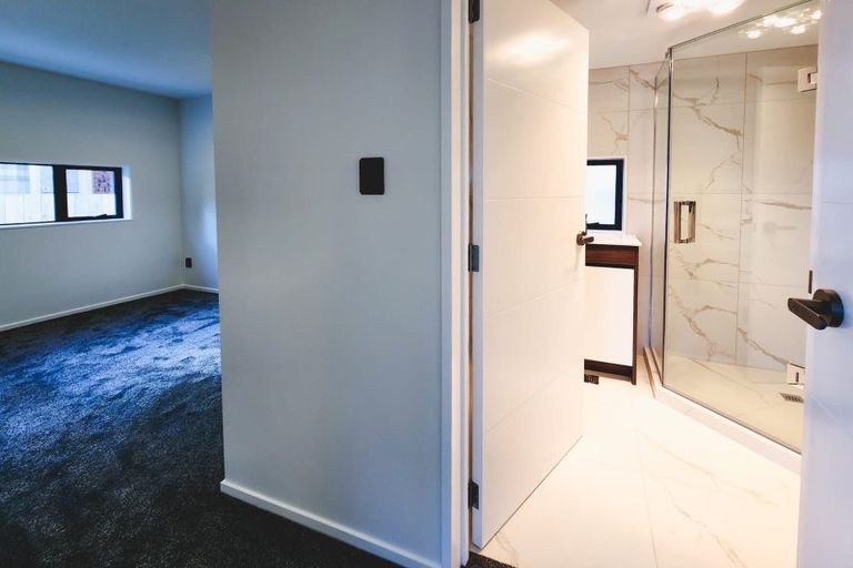 Photo of property in 2a Embling Place, Eastern Beach, Auckland, 2012