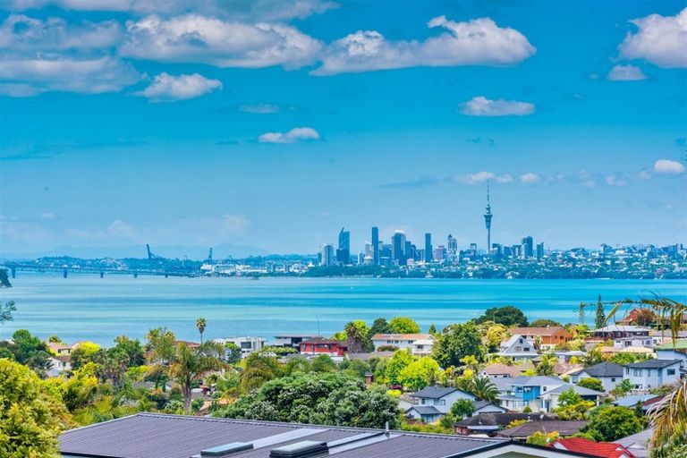 Photo of property in 38 Luckens Road, West Harbour, Auckland, 0618