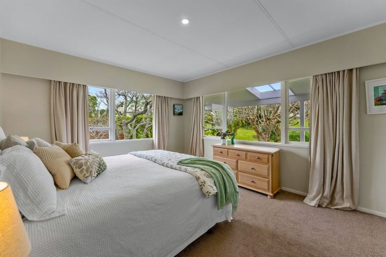 Photo of property in 21a Forrest Hill Road, Milford, Auckland, 0620