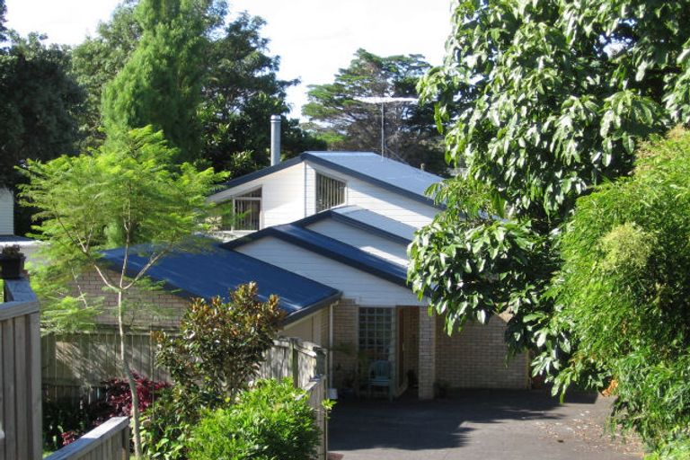 Photo of property in 10a Stanley Point Road, Stanley Point, Auckland, 0624