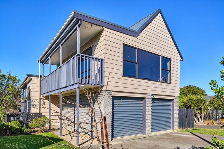 Photo of property in 25 Longitude Place, Whitby, Porirua, 5024