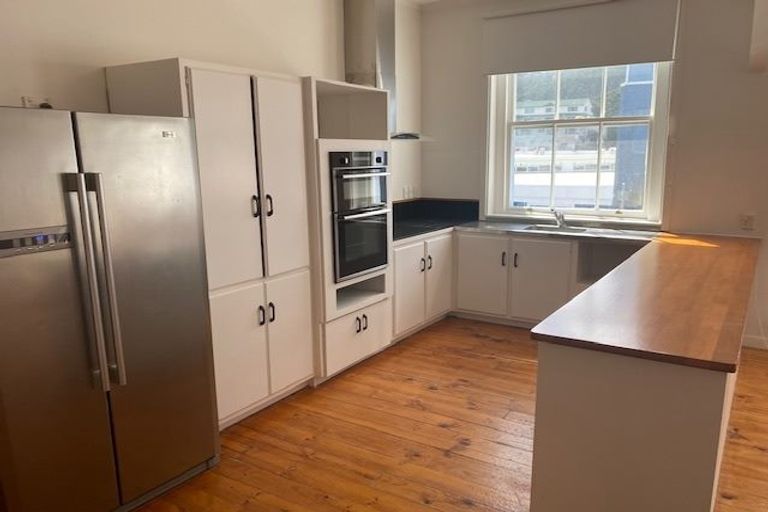 Photo of property in 2u1 King Street, Mount Cook, Wellington, 6021