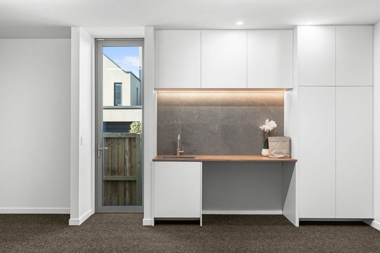 Photo of property in 4/42 Browns Road, St Albans, Christchurch, 8014