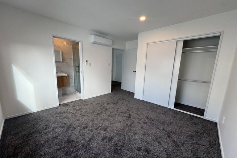 Photo of property in 12b Elcoat Avenue, Te Atatu South, Auckland, 0610