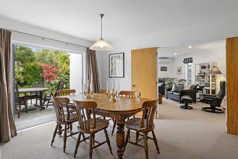 Photo of property in 20 Derenzy Place, Avonhead, Christchurch, 8042