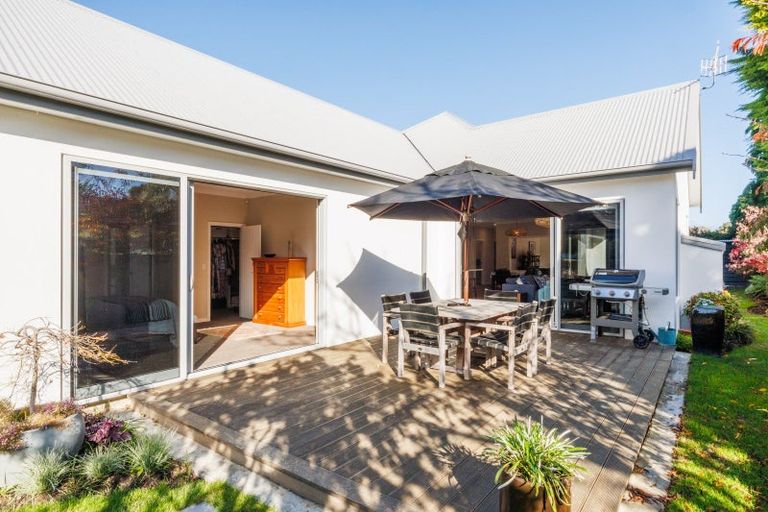 Photo of property in 5 Heritage Place, Terrace End, Palmerston North, 4410