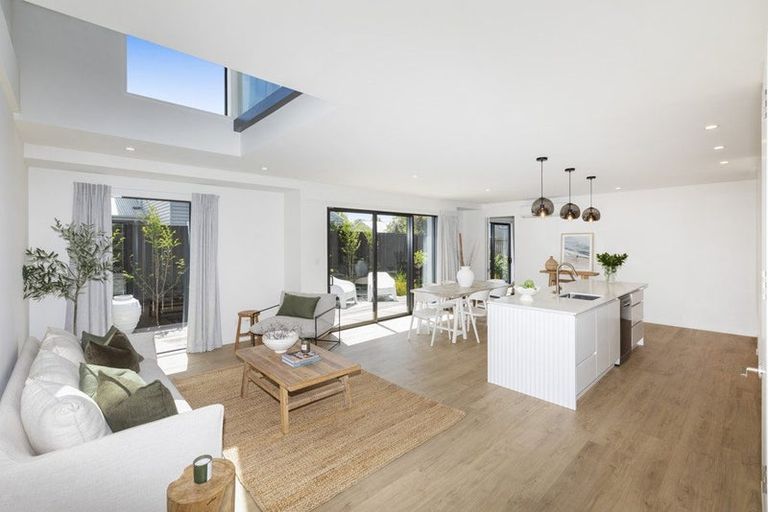 Photo of property in 87 Clare Road, St Albans, Christchurch, 8014