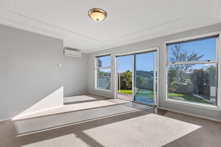 Photo of property in 31 Queens Road, Glen Avon, New Plymouth, 4312