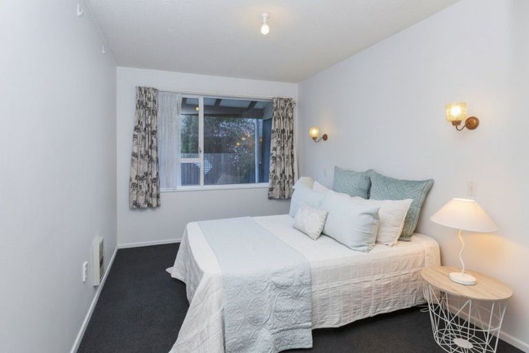 Photo of property in 2/12 Steadman Road, Broomfield, Christchurch, 8042