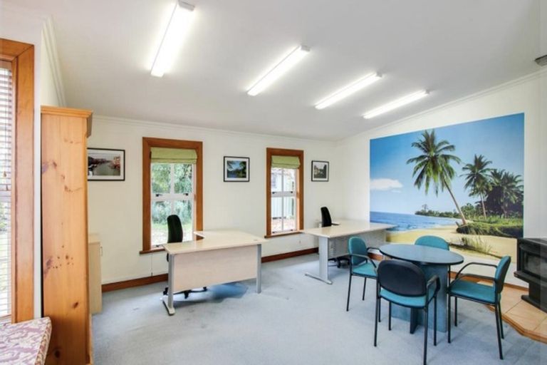 Photo of property in 1010 Heretaunga Street East, Parkvale, Hastings, 4122