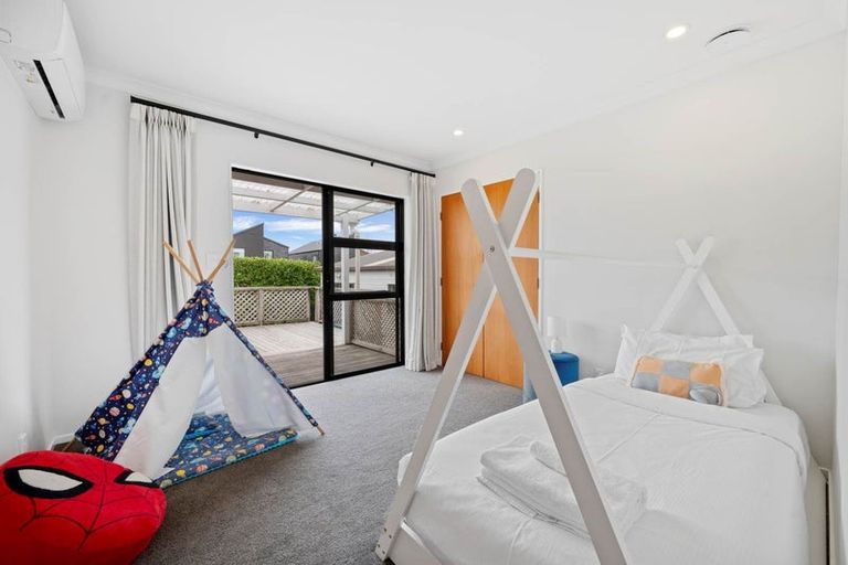 Photo of property in 2 Bannings Way, Hobsonville, Auckland, 0618