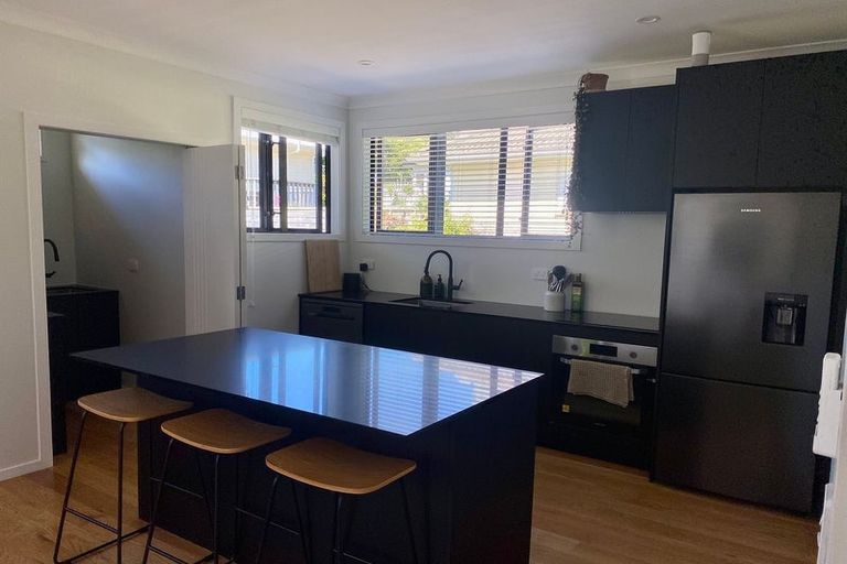 Photo of property in 23 Aplin Terrace, Ngaio, Wellington, 6035