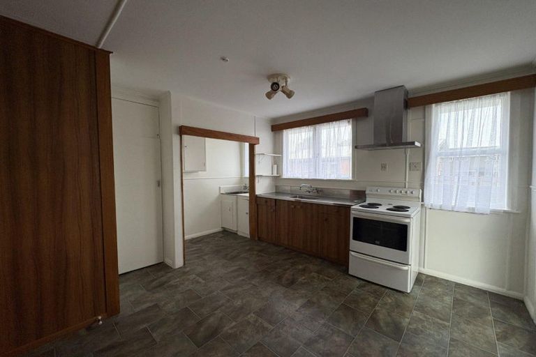 Photo of property in 8 Sandleigh Road, Hamilton Lake, Hamilton, 3204