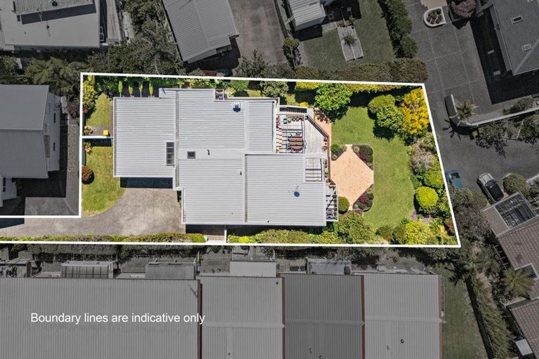 Photo of property in 9 Braemar Road, Castor Bay, Auckland, 0620