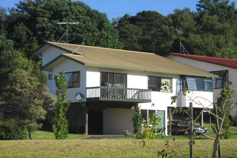 Photo of property in 1/14 Greenvalley Rise, Glenfield, Auckland, 0629