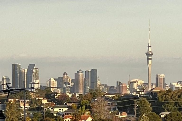 Photo of property in 1/41 High Road, Glenfield, Auckland, 0629