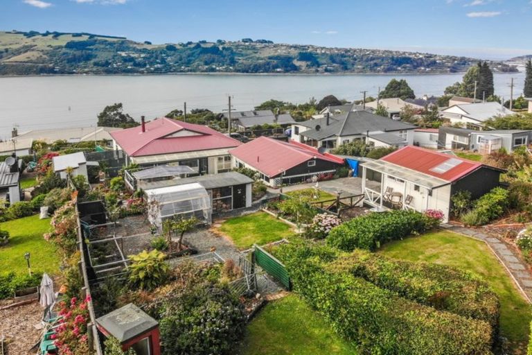 Photo of property in 11 Monowai Road, Ravensbourne, Dunedin, 9022