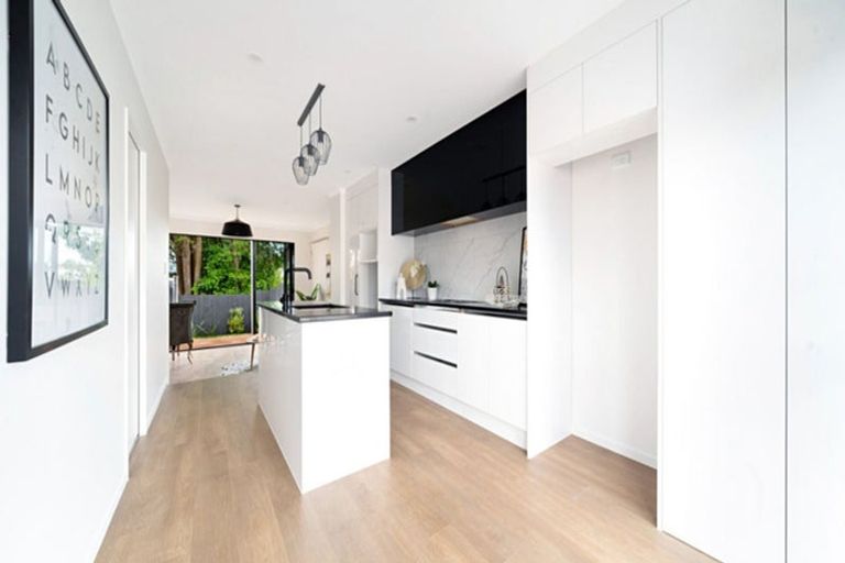 Photo of property in 3/32 Brandon Road, Glen Eden, Auckland, 0602