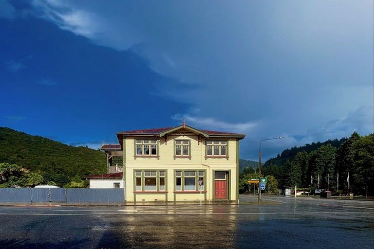Photo of property in 28 Broadway, Reefton, 7830