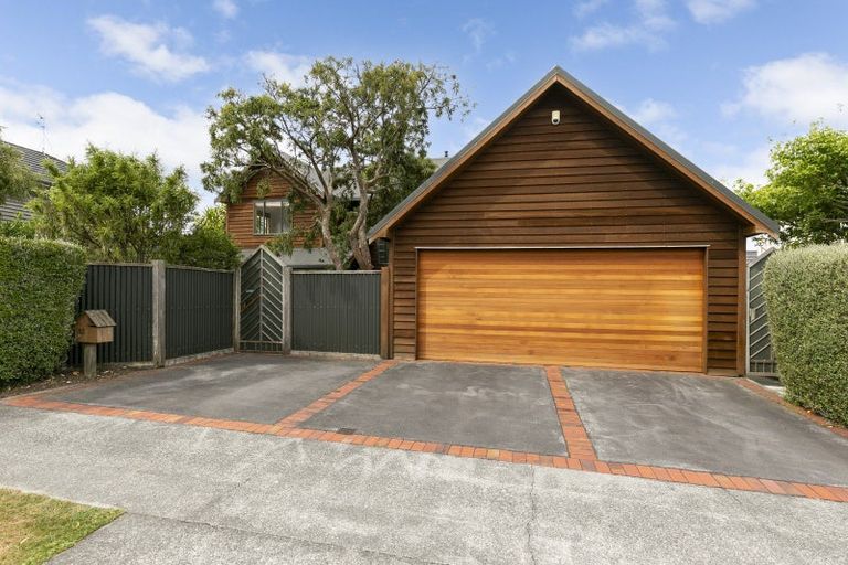 Photo of property in 12 Amesbury Drive, Churton Park, Wellington, 6037