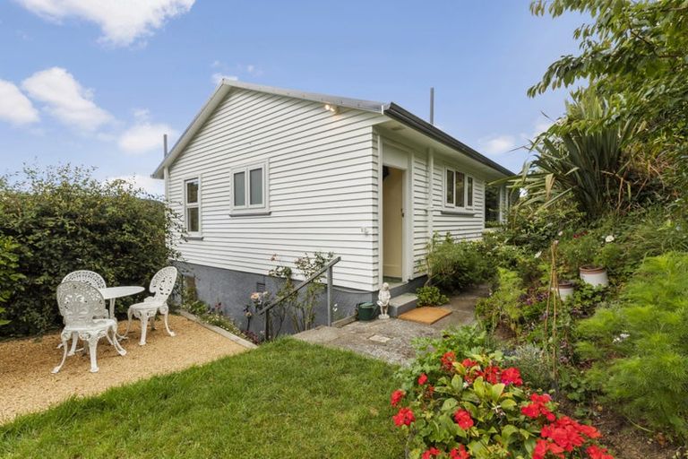 Photo of property in 28 Montgomery Avenue, Karori, Wellington, 6012