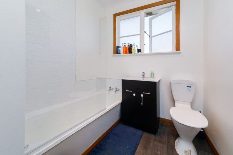 Photo of property in 28 Lower High Street, Marton, 4710