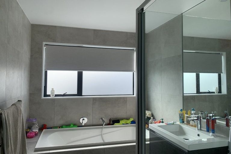 Photo of property in 18 Te Rito Road, Hobsonville, Auckland, 0616