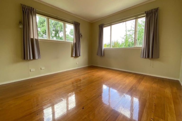 Photo of property in 184 Stapleford Crescent, Browns Bay, Auckland, 0630