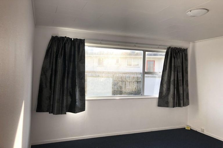 Photo of property in 51 Normanton Street, Glenfield, Auckland, 0629