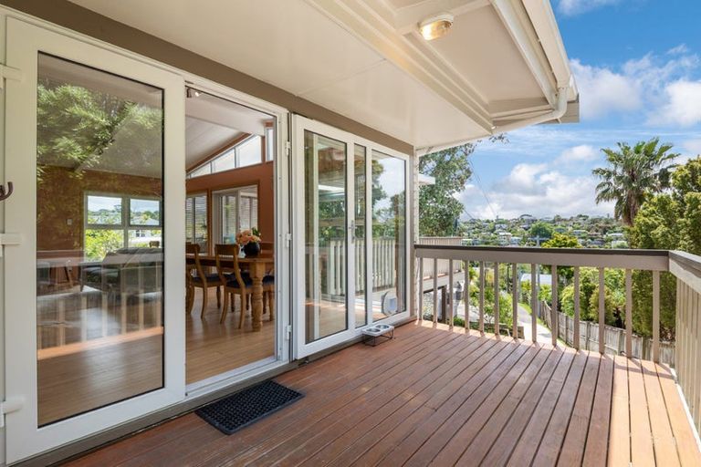 Photo of property in 94 Saddleback Rise, Murrays Bay, Auckland, 0630